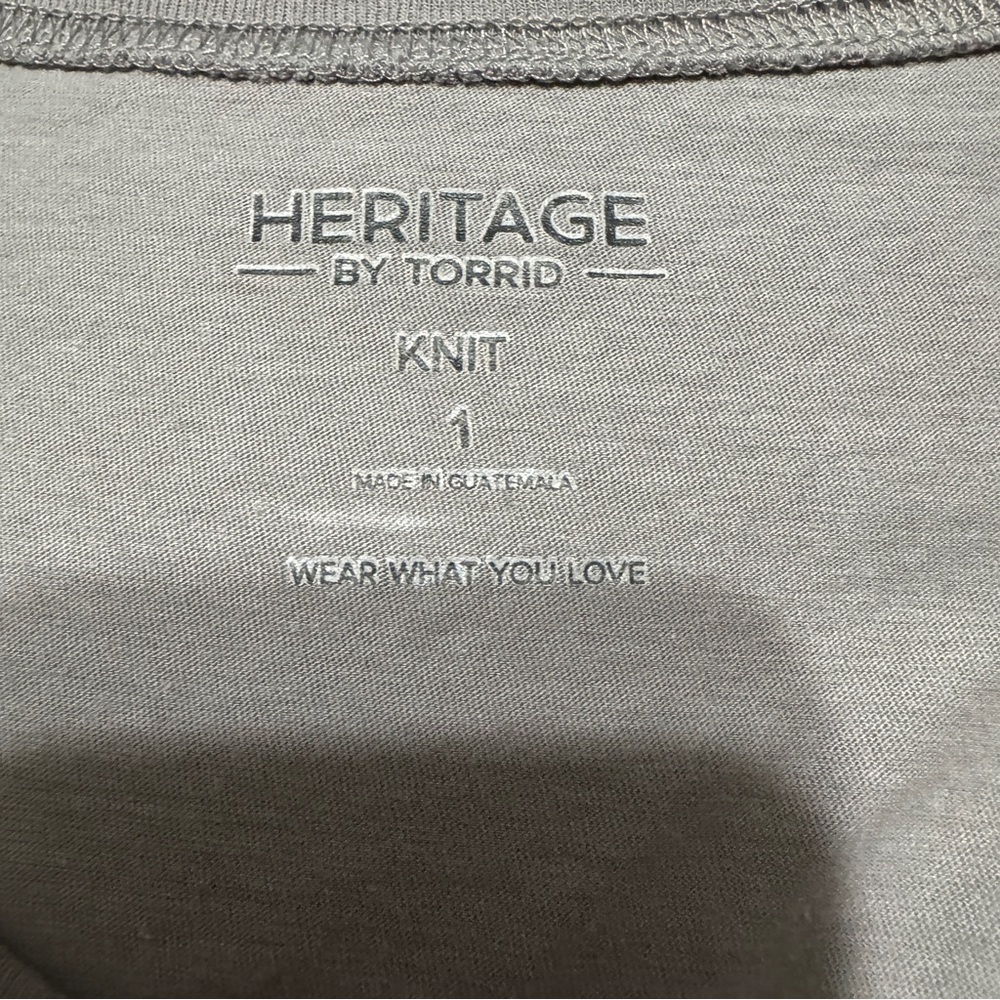 Torrid Heritage Jersey Knit Glow-in-the-Dark Cat Graphic Tee – Gray, Size 1 - Picture 3 of 4